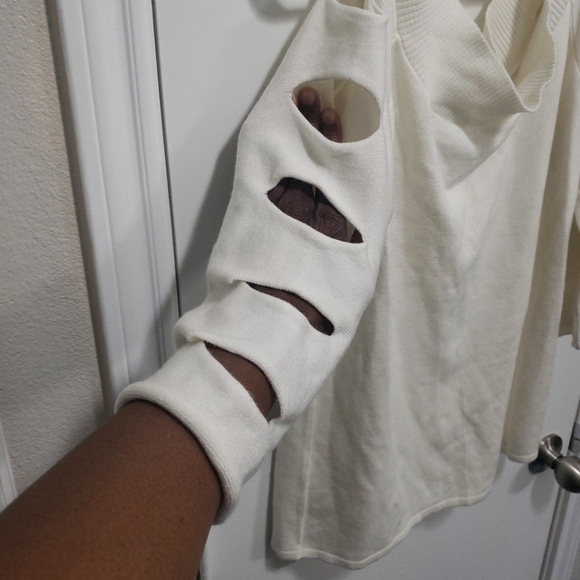 Cutout Sweater - Picture 5 of 5